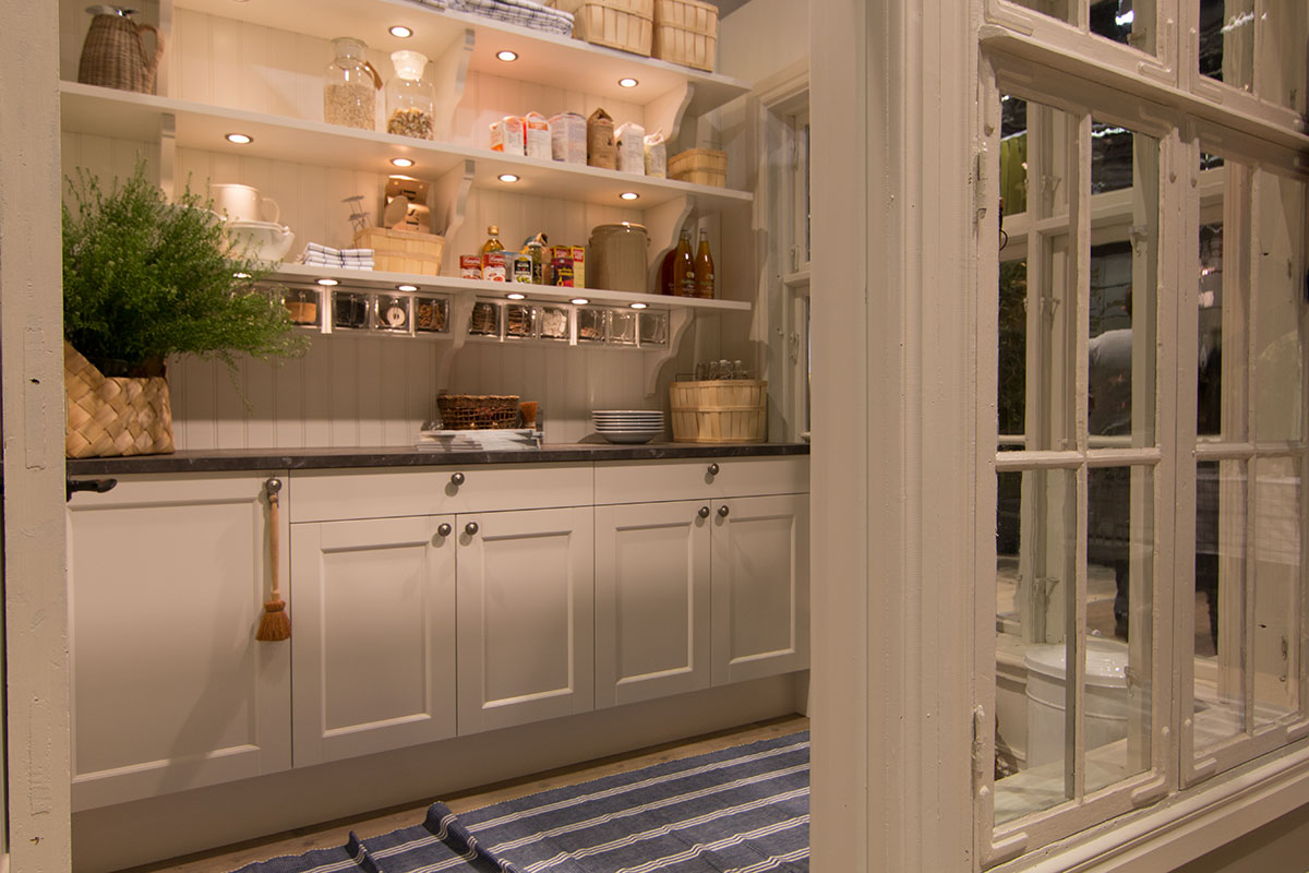 bele-police-u-ostavi