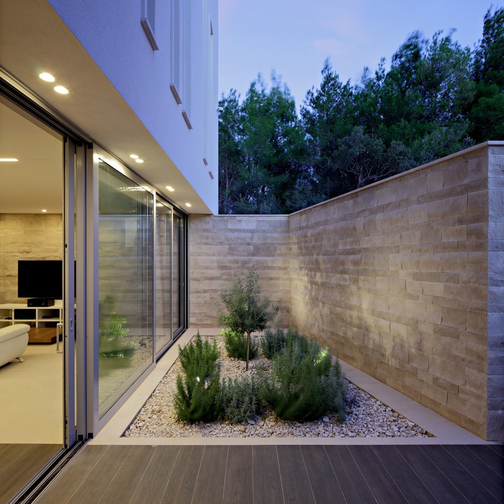 kuca-split-bracki-kamen-11