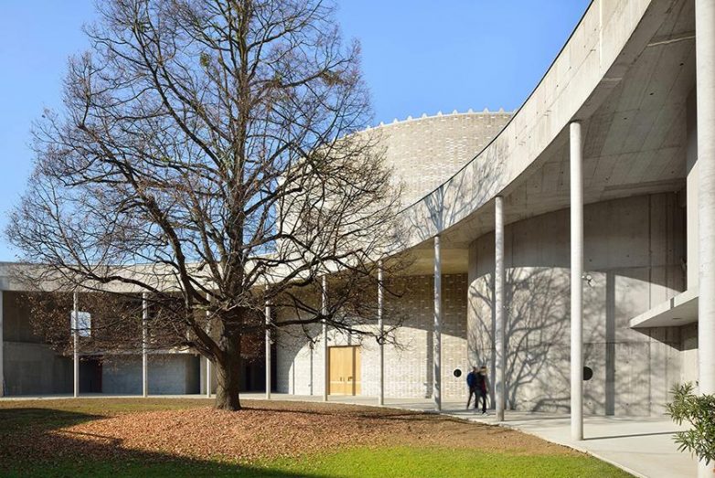 Prva nagrada novosadskog salona