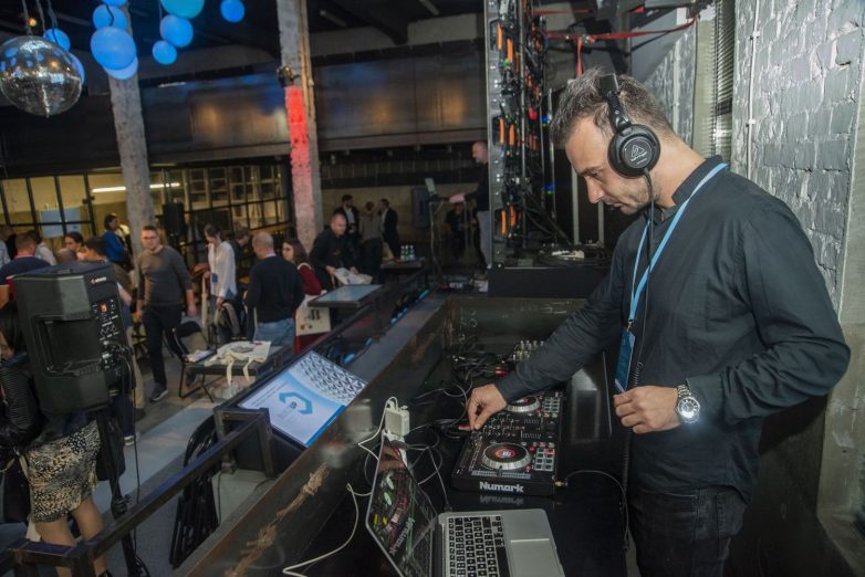 Muzika UnDeeJaya koji je preko dana arhitekta, a preko noći DJ