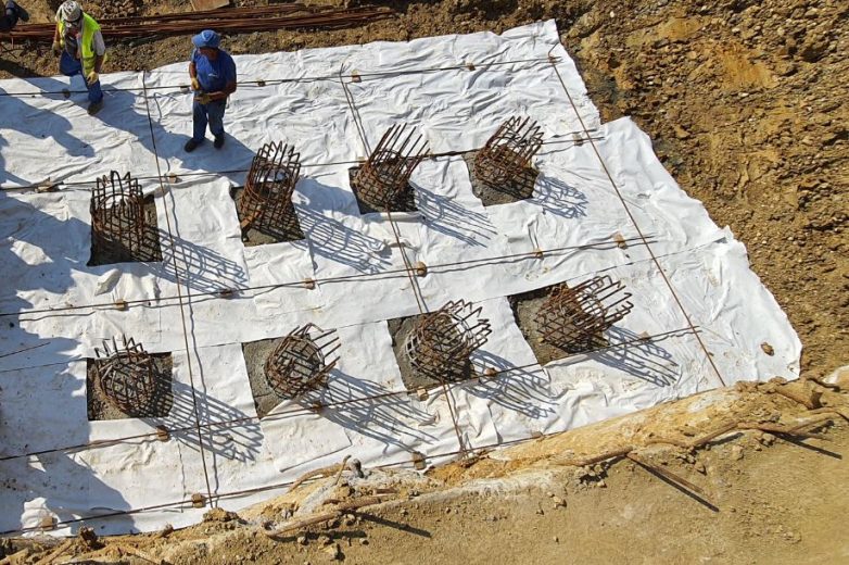 Grupa od osam šipova koja će biti povezana naglavnom pločom dimenzija 6,0m x 3,5m x 1,3m; foto: Marković Invest