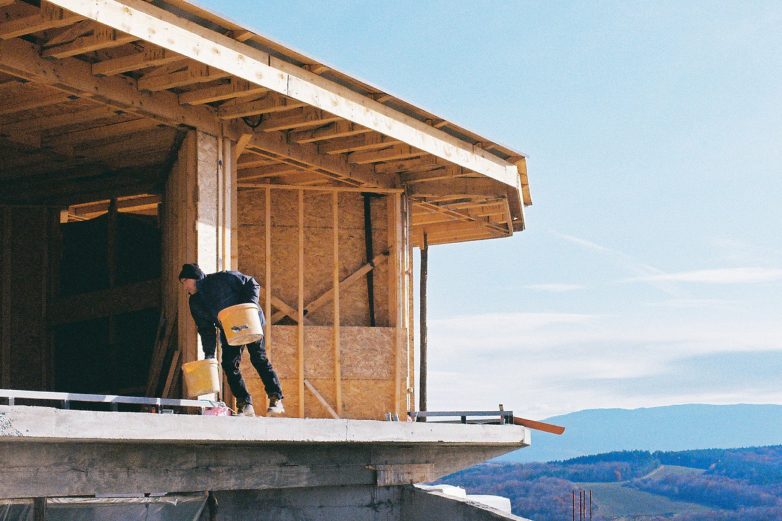 Za gradnju ovim materijalom koriste se uglavnom drvene konstrukcije; Foto: Ljubica Arsić