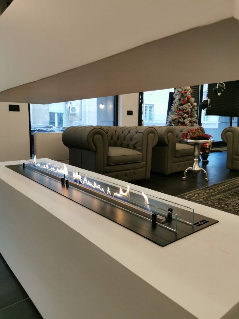 Svi kamini imaju daljinski upravljač kojim se reguliše visina plamena; Foto: Ovo Concept