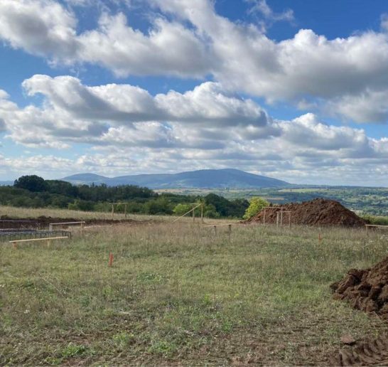 Slika sa lokacije pre gradnje sa pogledom na Avalu; Foto: Inka