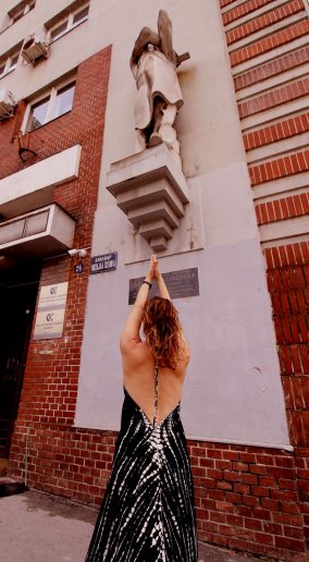 Radnički dom (1928–1931), skulptura “Radnik” vajara Tome Rosandića (1878–1958); Arh. Dragiša Brašovan; Foto: dr Goran V. Anđelković, u. d. i. a.