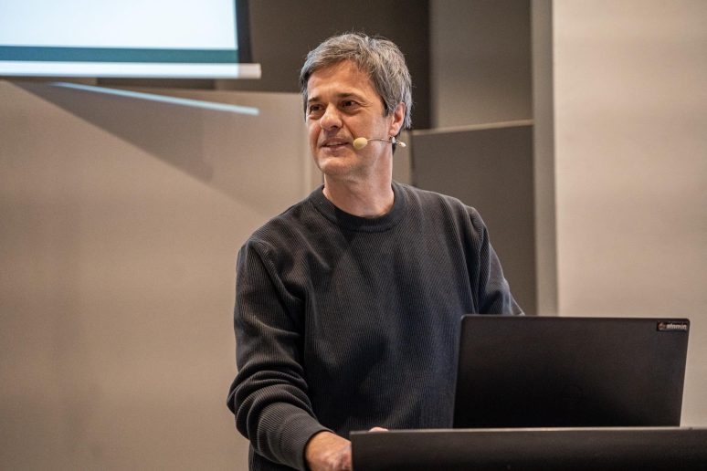 Arhitekta Dejan Miljković na dodeli nagrada za Kuću godine 2023. | Foto: Jakov Simović