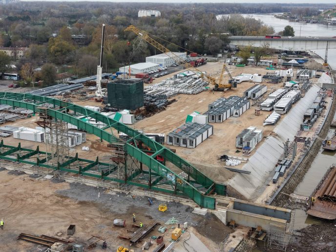 Gradilište novog Savskog mosta; Foto: Gradnja